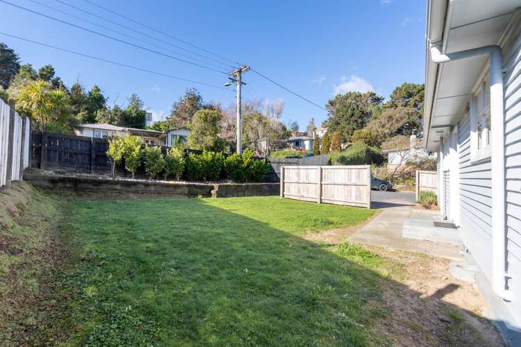 23 Dorset Grove Cannons Creek_10