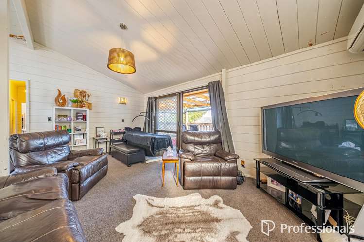 41 Antrim Crescent Wainuiomata_18