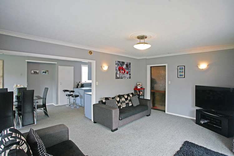 54 Kathleen Crescent Hornby_5