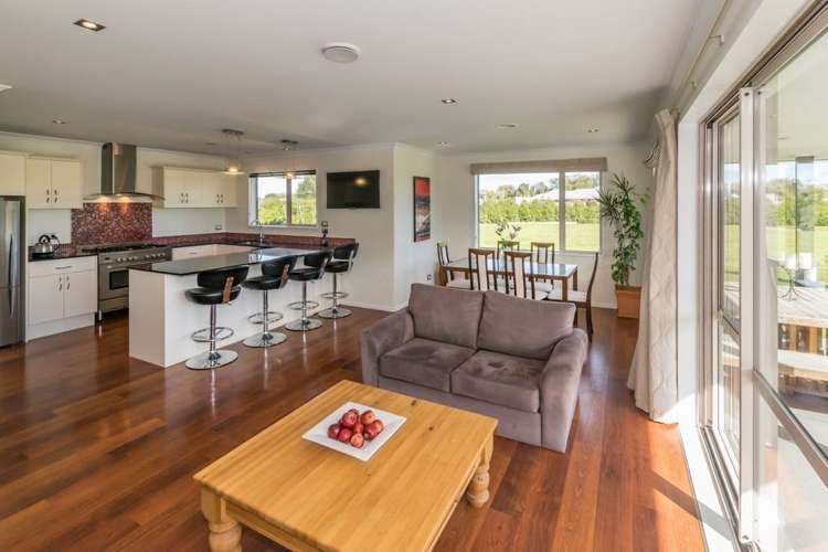 3 Elm Grove Amberley_6