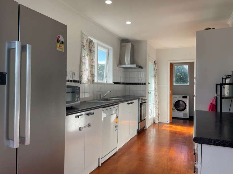 10 Hobart Crescent Wattle Downs_19