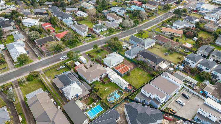 102 & 104 Matipo Road Te Atatu Peninsula_17