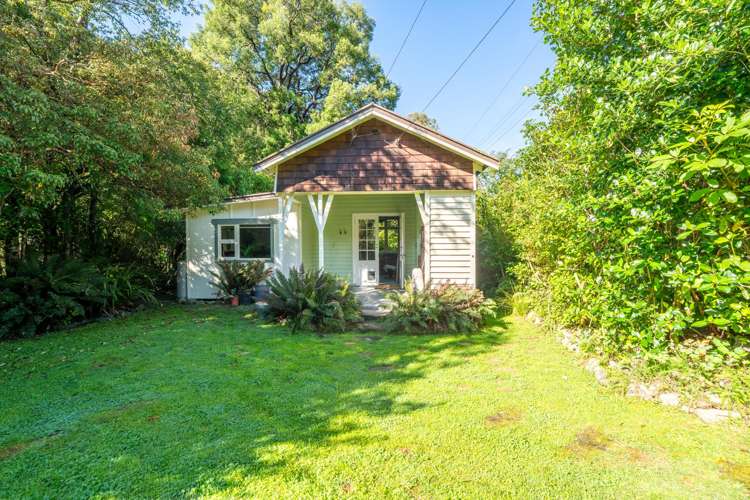 6 Lookout Road, Blandswood_0