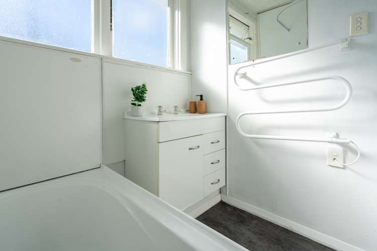 23 Hanlon Street Halfway Bush_9