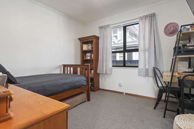 20 Somerset Crescent Highbury_12