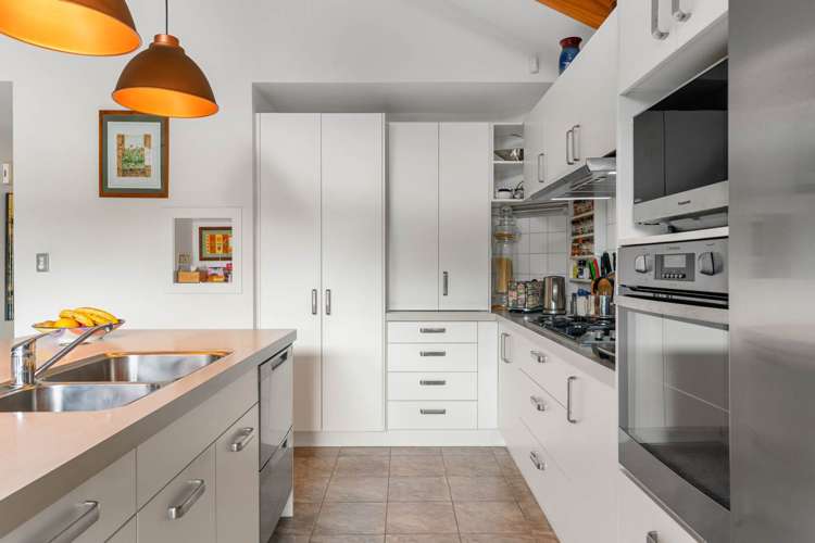 22 Paradise Point Place One Tree Point_8