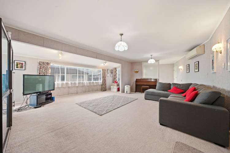 13 Ball place Mt Roskill_5