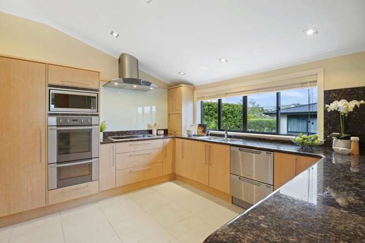10 Ronaki Road Mission Bay_11