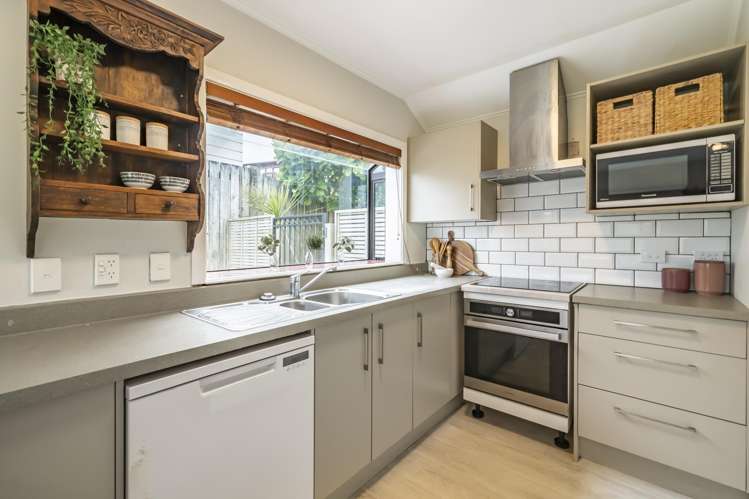 66 Woodhouse Avenue Karori_5