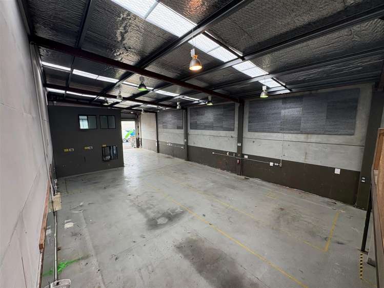 2/27 Cain Road Penrose_2