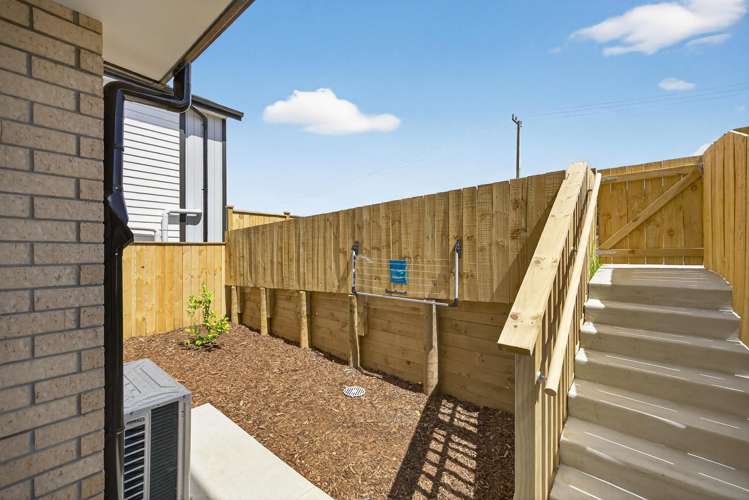 6 Ballyalton Crescent Flat Bush_18