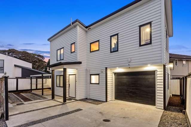 Modern Home, Ample Parking, By Reserve and Water!