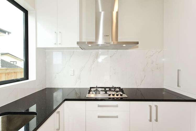 6 Greenlink Rise Long Bay_11