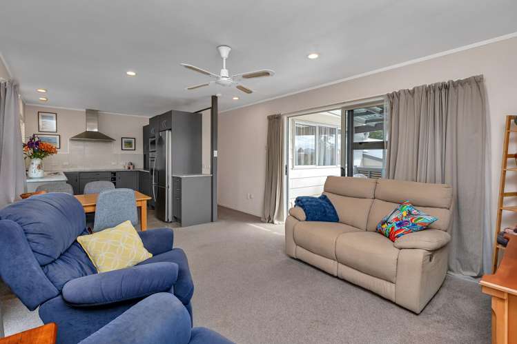 5B Robin Hood Place Onerahi_1