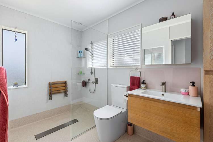 38a Albatross Road Red Beach_11