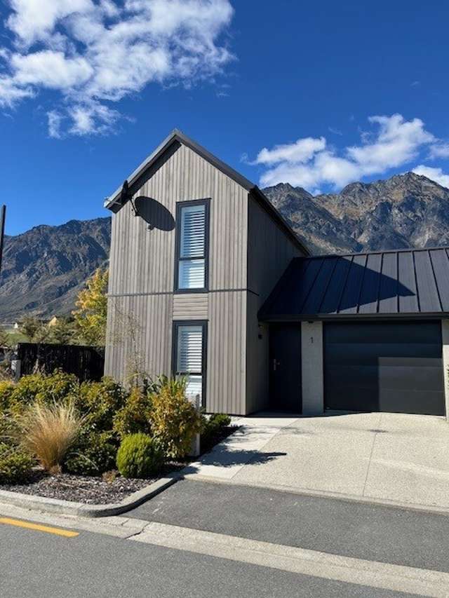 Stunning home in Jack's Point
