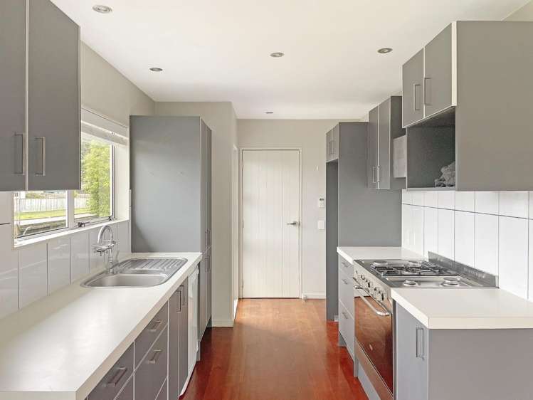 3 Fuller Close 10516_1