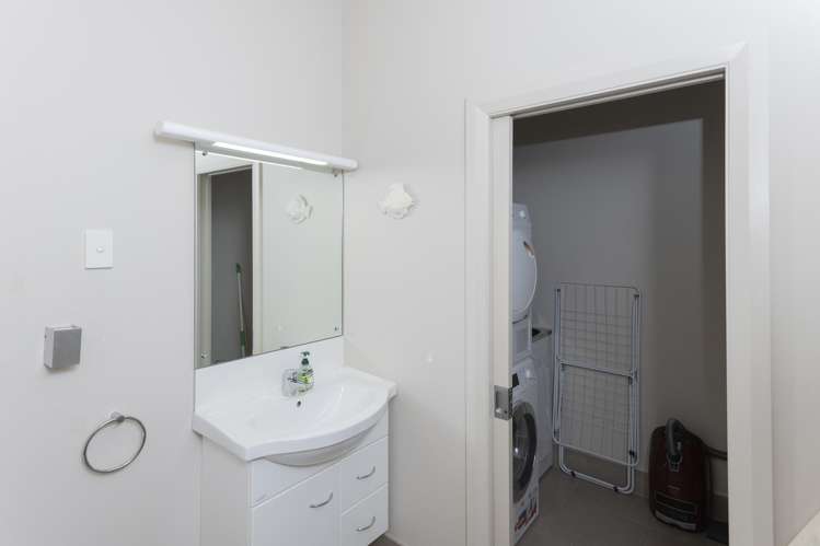 2/40 Reads Quay Gisborne_23