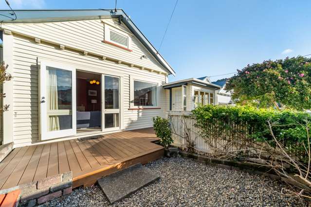 CHARMING HATAITAI HOME