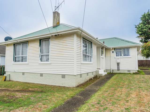 14 Churchill Crescent Tawhero_1