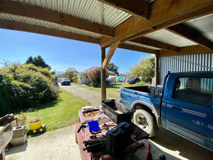 11 Macandrew Street Owaka_6