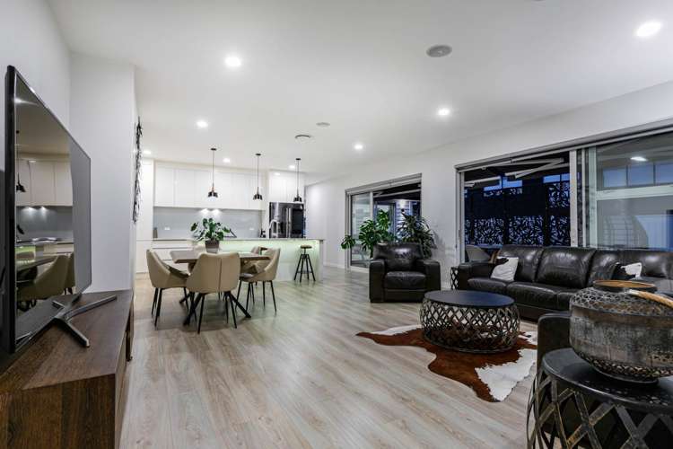 97 Colonial Drive Silverdale_8