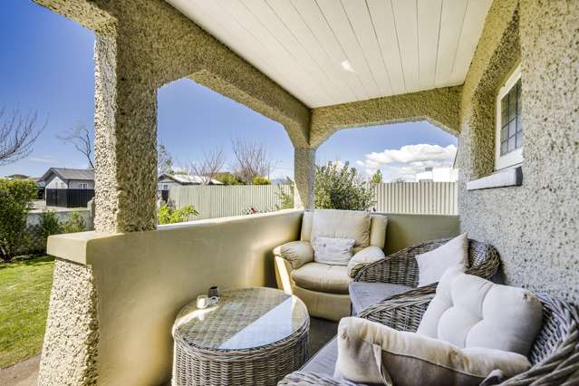 710 Queen Street West Saint Leonards_1