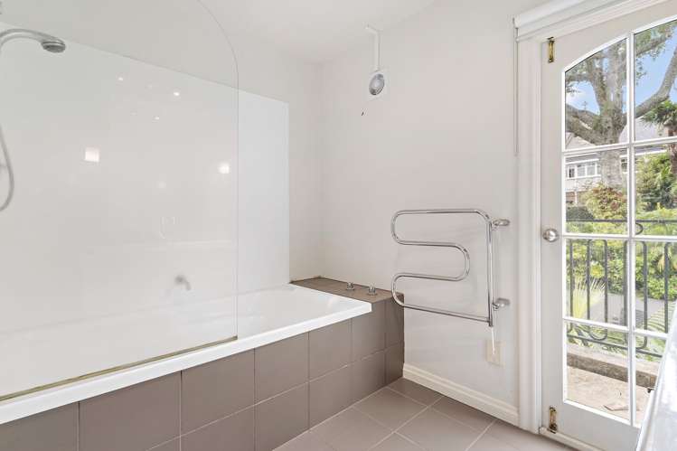 7 Castle Drive Epsom_16