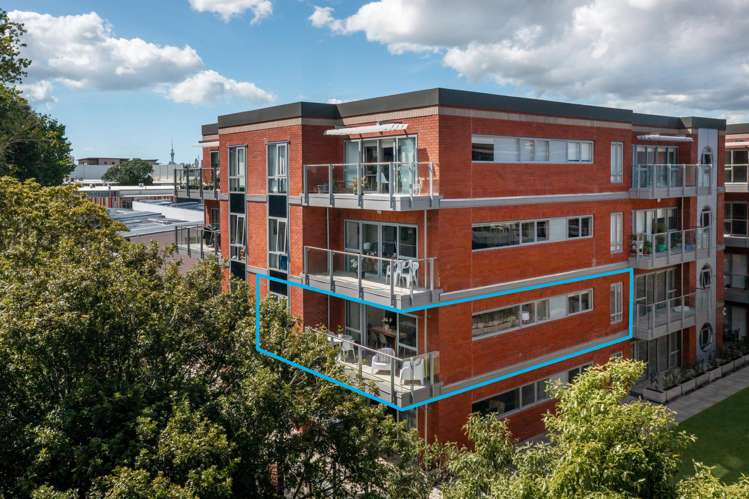 210/4 Wagener Place Mount Albert_14