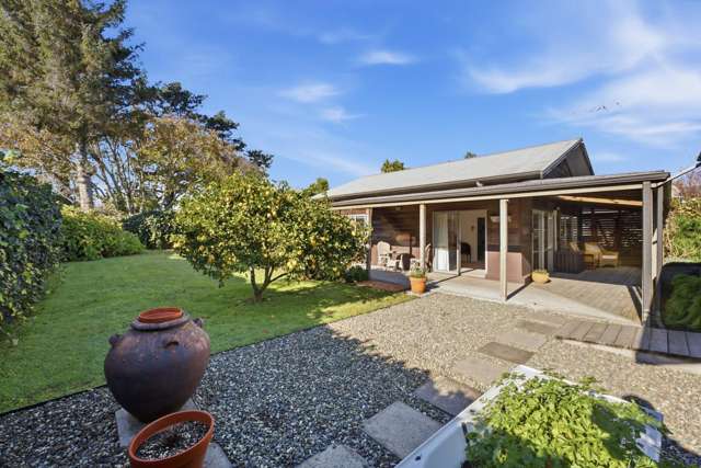 Wisteria Cottage - Entry to Oakura