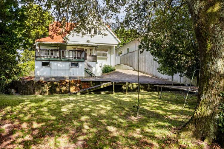 128 River Road Hamilton East_25