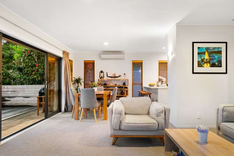 1/67 Seaview Road Castor Bay_1