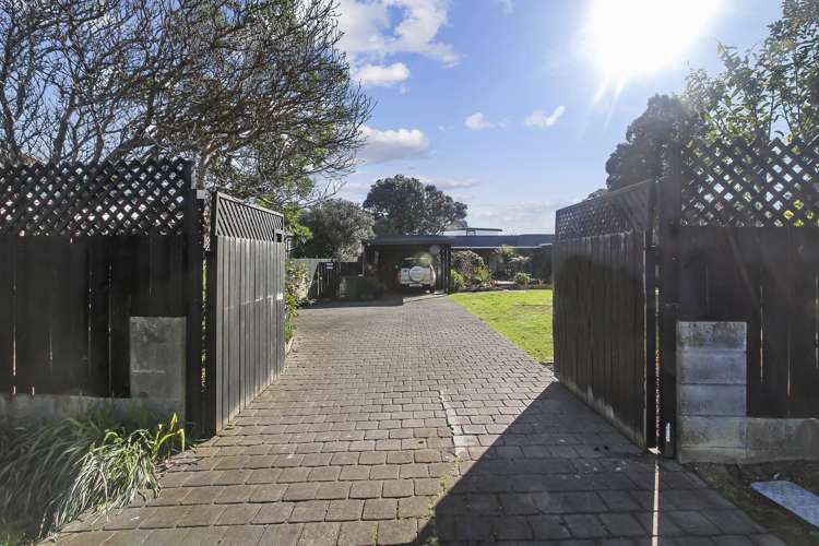 73 Torkar Road Clarks Beach_24