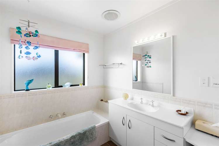 6 Durville Place Gulf Harbour_18