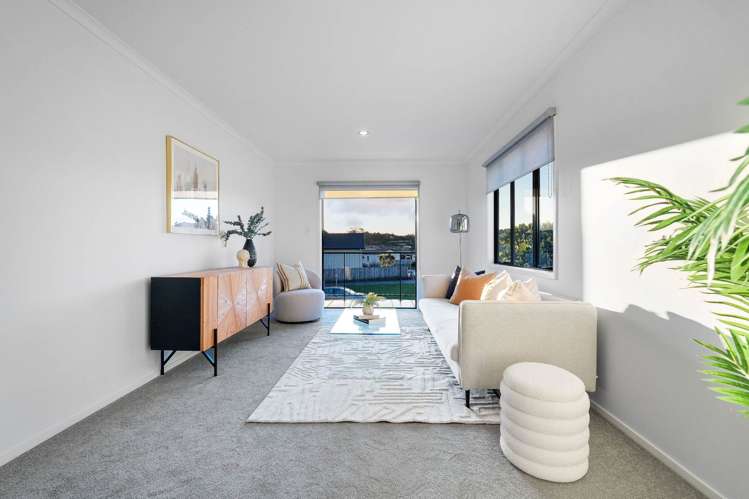 86 Fields Parade Oteha_7