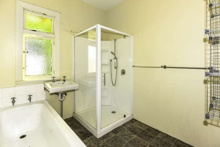 5565 West Coast Road Springfield_13