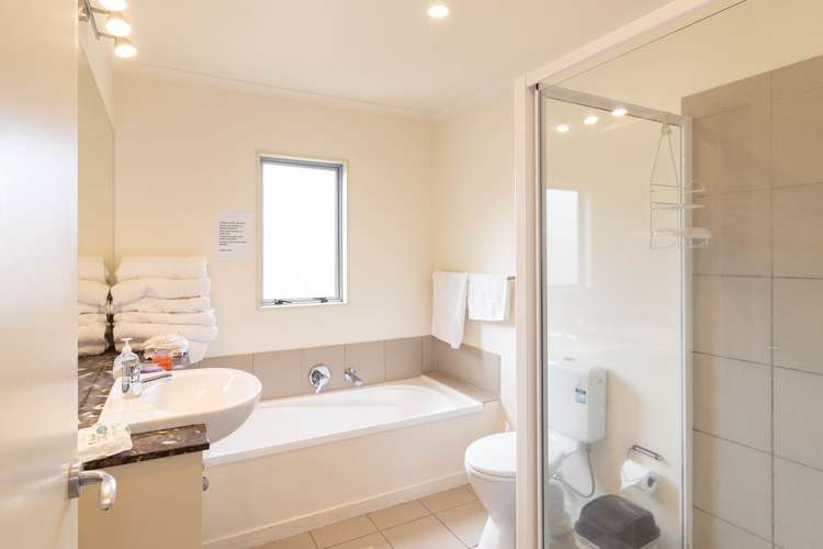 79/305 Evans Bay Parade Hataitai_8