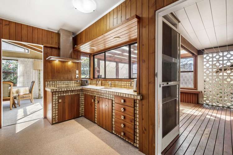 55 Blakeborough Drive Forrest Hill_11