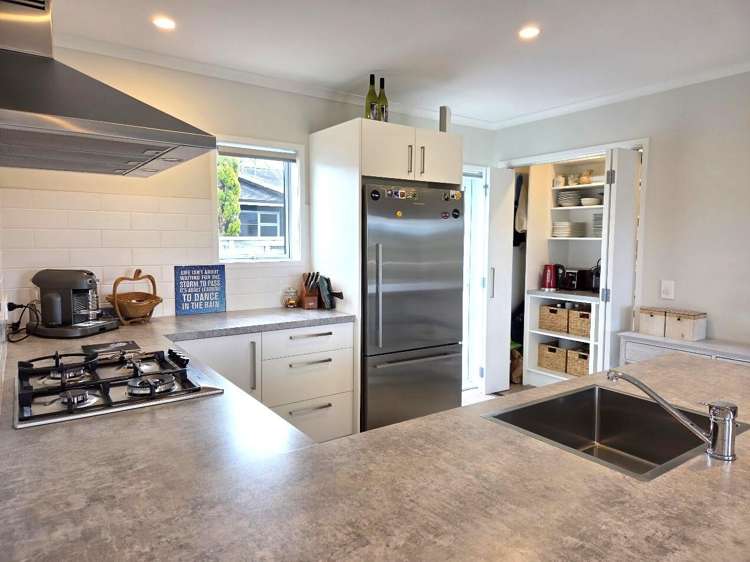 147 The Fairway Matarangi_14