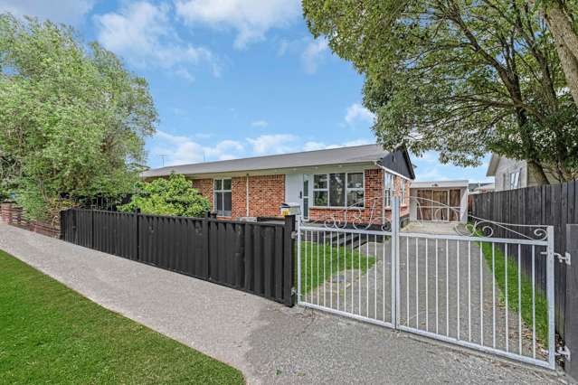 Road-Front Gem – Move-In Ready in Takanini