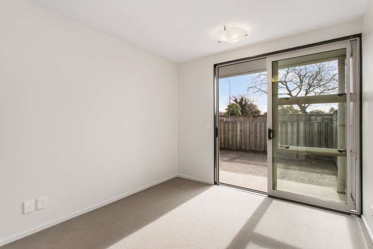 8/14 Brougham Street Addington_5