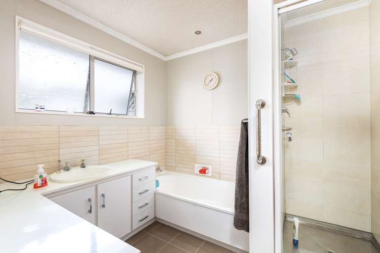 10 Leon Place Waitara_12