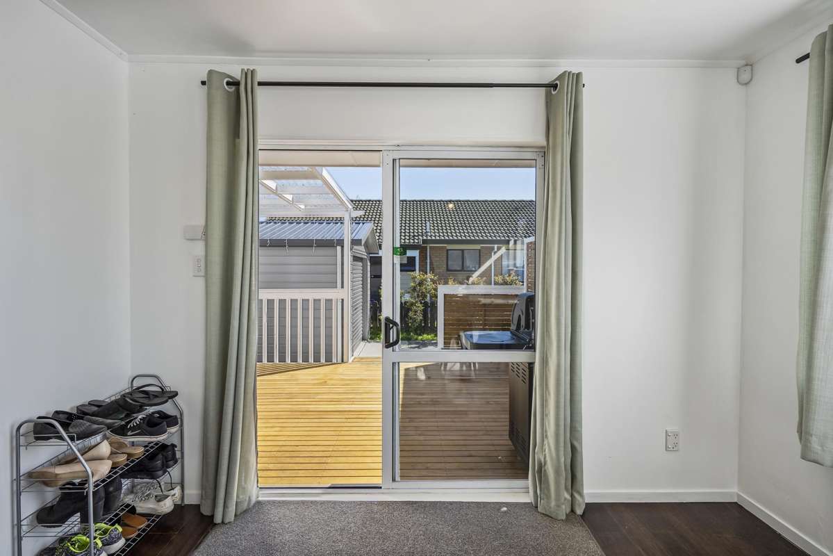 2/212 Waitemata Drive_5