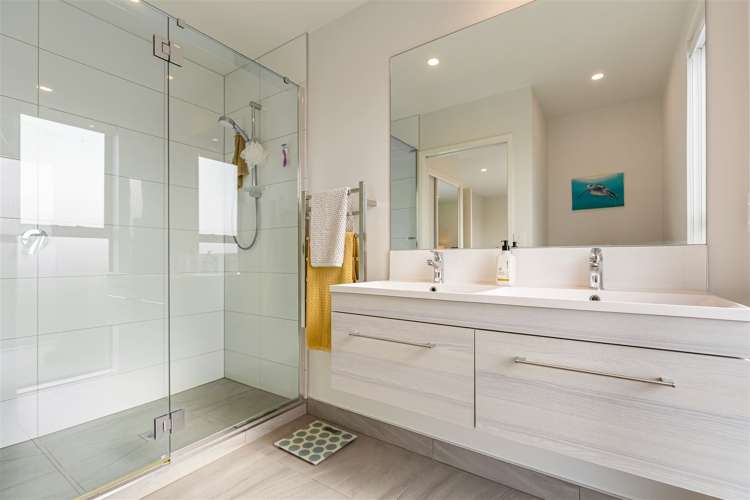 63 Bonair Crescent Silverdale_11