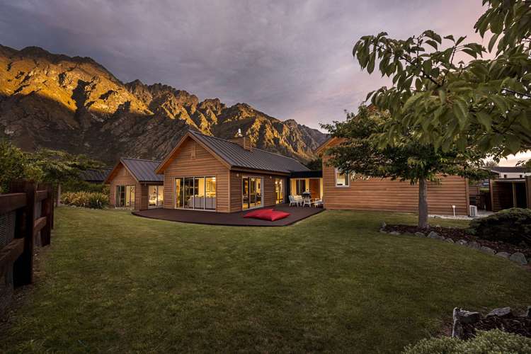 12 Pendeen Crescent Jacks Point_26