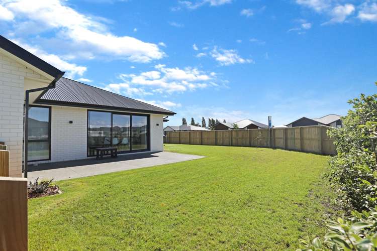 2 Orwell Way Elgin_35