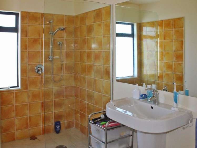 15 Pine Grove Tairua_10