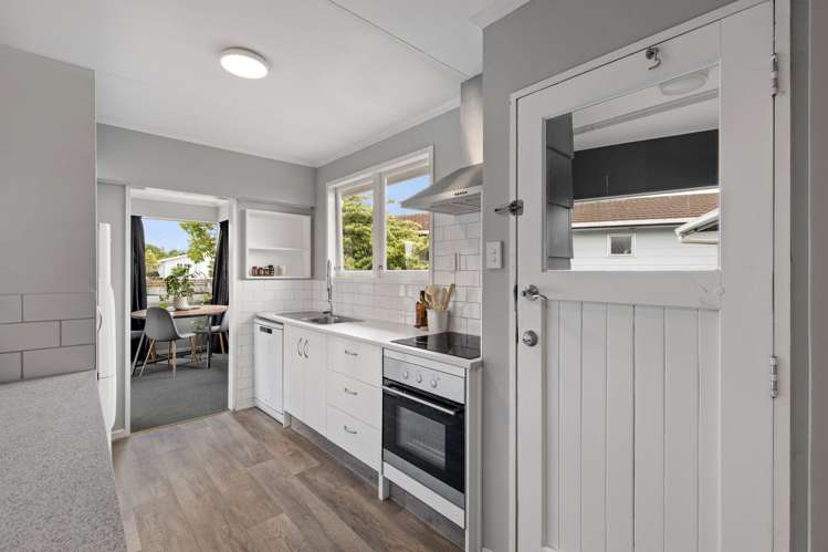 49 Kimberley Grove Westbrook_12