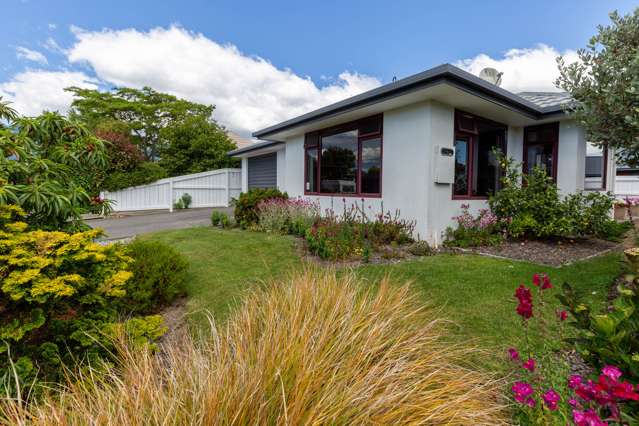 7 Mary Ann Muller Crescent Stoke_4