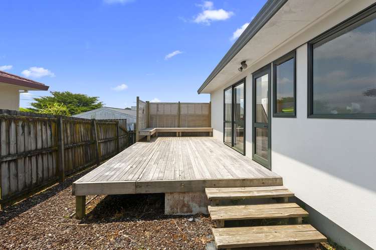 8 Lasque Place Glen Eden_13